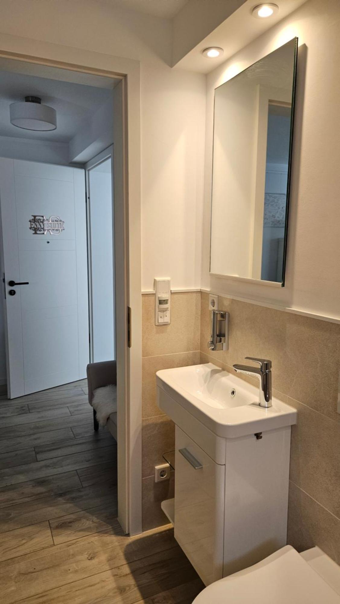 Enny Suite Apartment Im Schoenen Rheinland โลห์มาร์ ภายนอก รูปภาพ